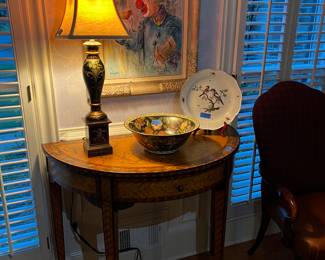 Demi lune table