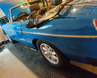 Beautiful MG B  1975