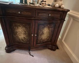 Side buffet cabinet 