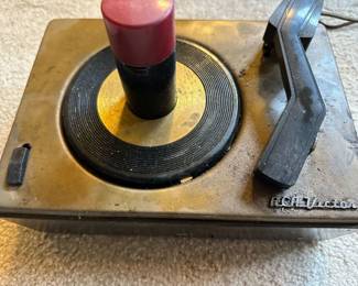 Vintage RCA Victor 45 RPM record player