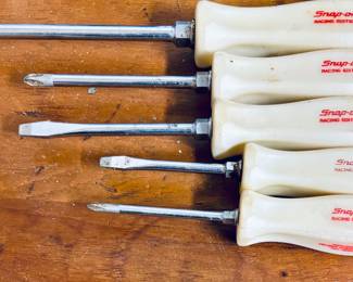 Vintage Rare Pearl White Snap On "Racing Edition" 5 Pc. Screw Driver Set.