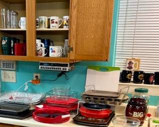 Large Selection of Kitchenware, Cookware and Bakeware.