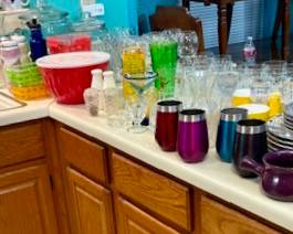 Large Selection of Kitchenware, Cookware and Bakeware.