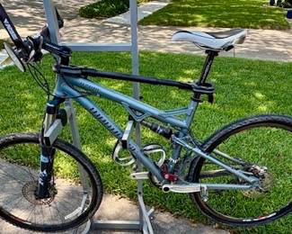 Iron Horse Expert Azure Mountain Bike.