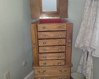 Jewelry armoire