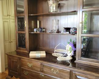 Ethan Allen china hutch