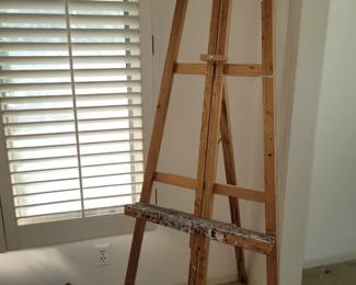 Wood easel