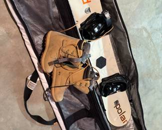 Snowboard w/ bag & Boots