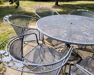 Woodard table & chairs