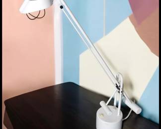 ON SALE FOR $50! Vintage 1980's Postmodern White Metal Articulating Arm Desk/Task Lamp Made in Taiwan!