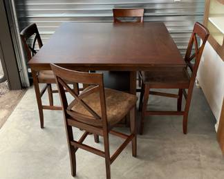 Counter Height Table & Chairs