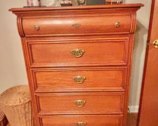 Oak Chest of Drawers