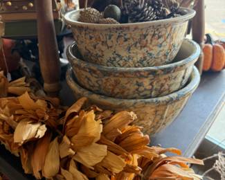 Vintage sponge painted bowls