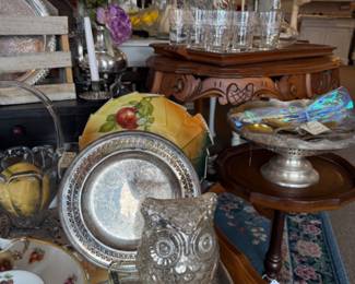 silver trays, glassware, wood plant stand