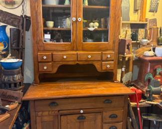 1940s hoosier kitchen cabinet with potato/grain dispenser and pull out cutting board