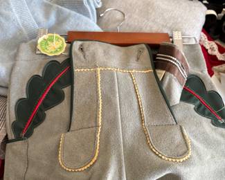 Child’s suede pants with tags