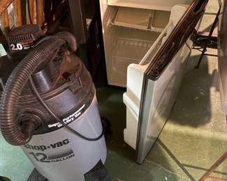 Small frig works , wet vac