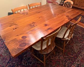 Vintage dinning table w 6 chairs