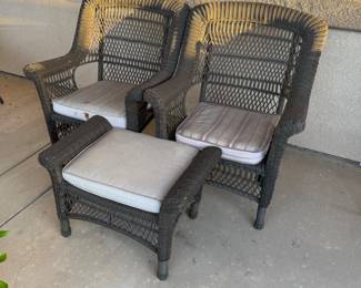 Rattan chairs w futton