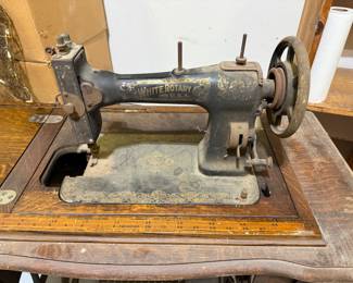 Vintage antique white rotary sewing machine w desk