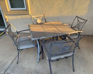 patio table w 4 chairs