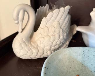 swanceramicfigurine