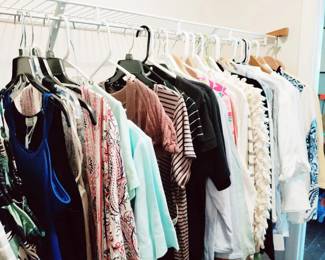 LOTS OF WOMEN'S QUALITY , SIZES 4-12