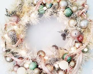 CHRISTMAS WREATH WITH LIGHTS
