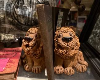 lionbookends