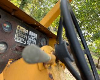 14). Case 580B Front End Loader
2493 Hours