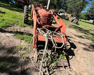 4). 1944 International Harvester Farmall H - Gas Start - Kerosene Run - w/Bucket Loader,