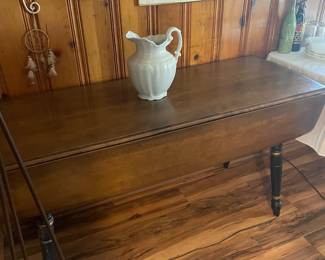 Drop leaf farm table