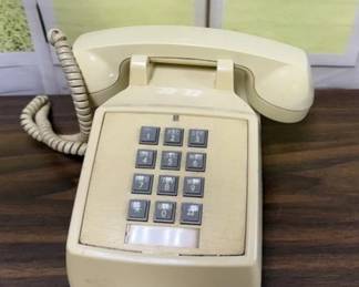Collectible Beige Telephone – Mid-Century Retro