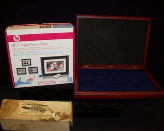 Digital picture frame