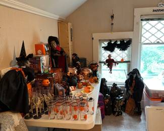 Entire room of Halloween decor, nice unused!
