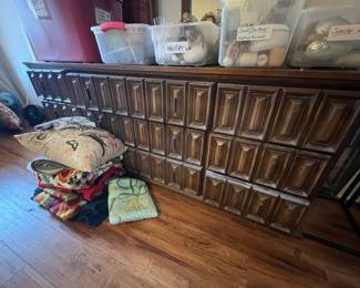 THIS CHUNKY DRESSER IS ALSO FREE TO A GOOD HOME!!