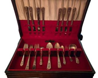 Vintage Harmony House AA Platware in Case 34 Pieces