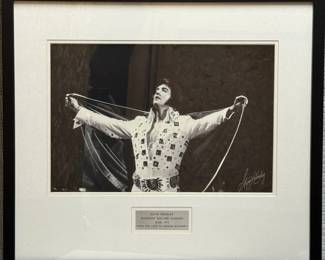 Elvis Presley 1972 Madison Square Garden Photo – Signed by George Kalinsky