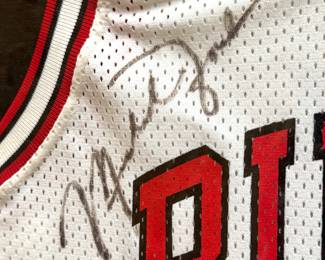 Signed Michael Jordan Chicago Bulls #23 Jersey – Iconic Basketball Legend Collectible