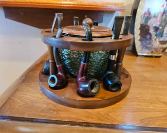 BRIAR PIPES AND VINTAGE TOBACCO JAR