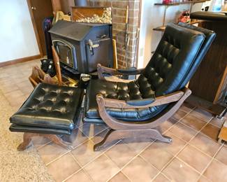 MCM STANBBERRY TUFTED CHAIR & OTTOMAN