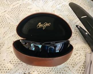 SUNGLASSES & GLASSES