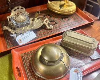 Desk accessories