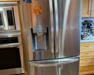 Stainless steel French door refrigerator