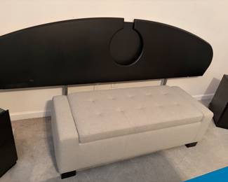 QUEEN SIZE HEADBOARD WITH LIGHT