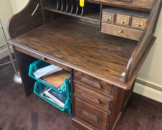 Antique oak wood roll top desk $50