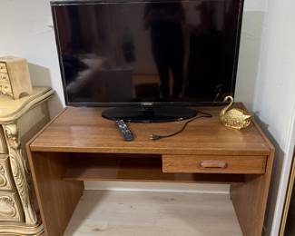 Desk, TV