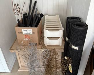 Vacuum pieces, Wine Rack, Rugs, Angels