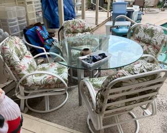 Patio Table with 4 Chairs with Cushions