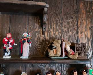 Byer holiday figures, bookends